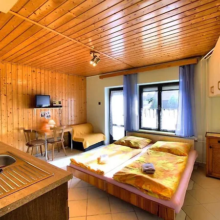 Πανσιόν Nemilek Kolinec