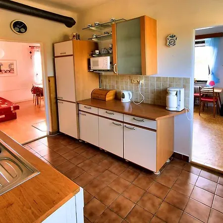 Nemilek Πανσιόν Kolinec